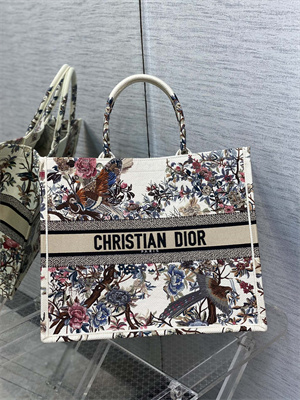 CD Large Book Tote Jardin d’Hiver Embroidery White Multicolor