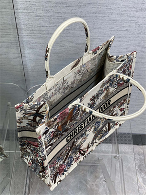 CD Large Book Tote Jardin d’Hiver Embroidery White Multicolor
