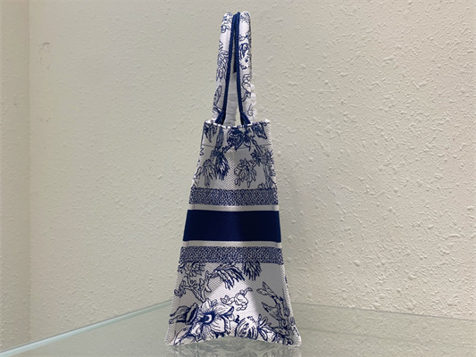 CD Medium Book Tote Jardin Botanique Embroidery White and Blue