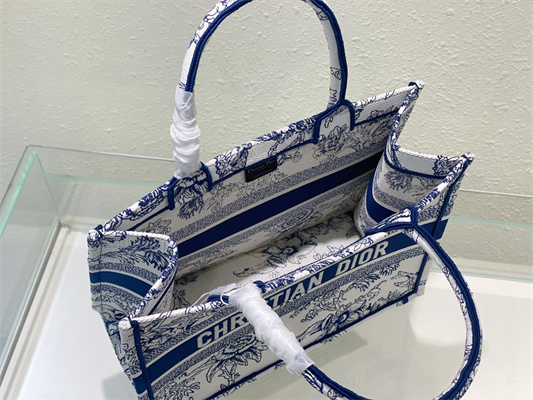 CD Medium Book Tote Jardin Botanique Embroidery White and Blue