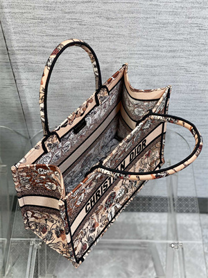 CD Medium Book Tote Jardin Magique Embroidery Pink