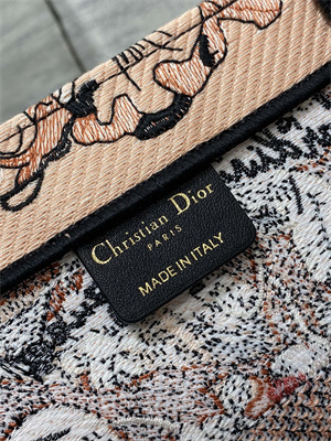 CD Medium Book Tote Jardin Magique Embroidery Pink