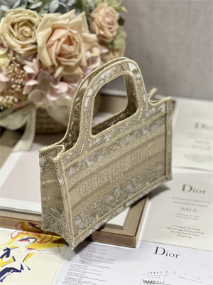 CD Mini Book Tote Gold Tone D-Lace Embroidery With Macrame Effect