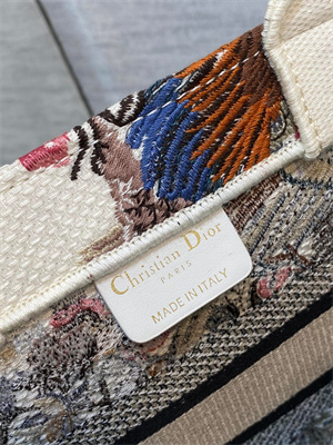 CD Small Book Tote Jardin d’Hiver Embroidery White Multicolor