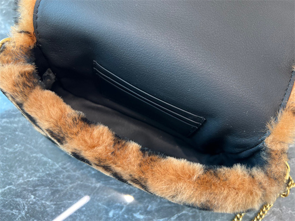 Fen.di BAGUETTE Mini Bag Brown Sheepskin