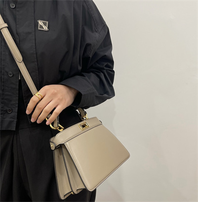 Fen.di Peekaboo ISeeU Petite Leather Bag Dove Grey Color