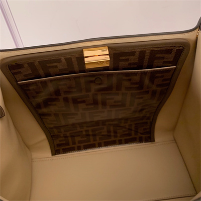 Fen.di Peekaboo X-Lite Medium Leather Bag Brown Color