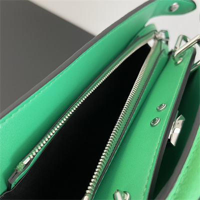 Fen.di Peekaboo ISeeU XCross Leather Bag Green Color