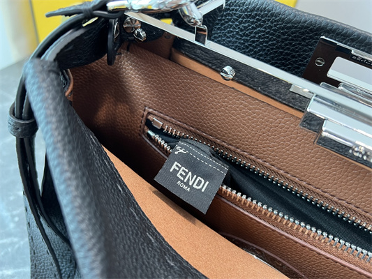 Fen.di Peekaboo Iconic ISeeU Medium Bag Cuoio Romano Leather Black Color With Topstitches