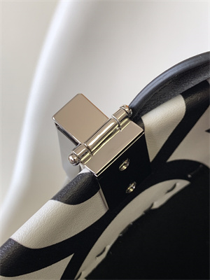 Fen.di Roma&Marc Jacobs SUNSHINE Medium White and Black Leather Shopper