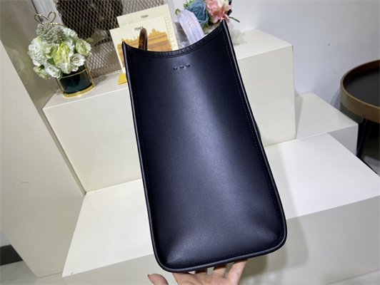 Fen.di SUNSHINE Medium Black Leather Shopper