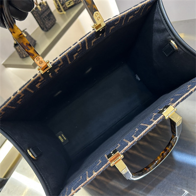 Fen.di SUNSHINE Medium Natural Straw With Black FF Embroidery Shopper