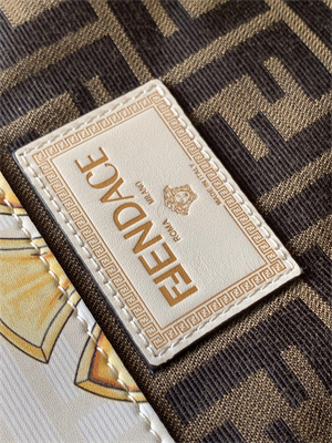 Fen.di FENDACE SUNSHINE Medium Multicolor Printed Leather Shopper