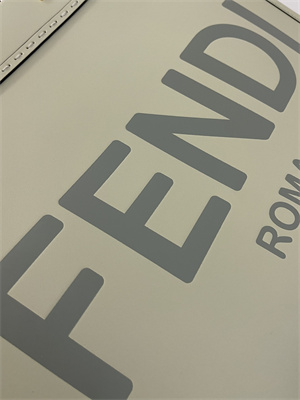 Fen.di SUNSHINE Medium Green Leather Shopper