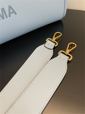 Fen.di SUNSHINE Medium Blue Leather Shopper