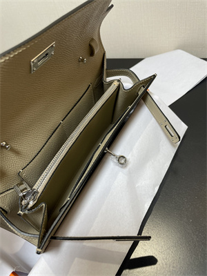 Kelly Classique To Go wallet Epsom Leather Silver Tone Metal In Trench Color HS