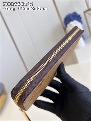 L.V Zippy Wallet Monogram Reverse Canvas M82444