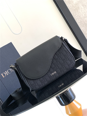 Di.or Small Saddle Messenger Bag With Flap Black Oblique Jacquard With Grained Calfskin2