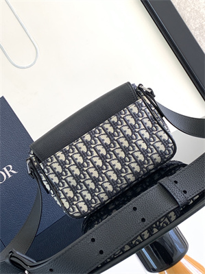 Di.or Small Saddle Messenger Bag With Flap Beige and Black Oblique Jacquard With Black Grained Calfskin2