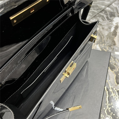 Y.S.L MANHATTAN Shoulder Bag In Black Patent Leather