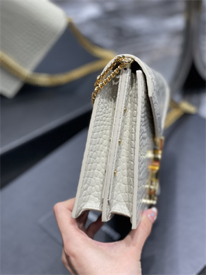 Y.S.L CASSANDRA CHAIN BAG IN CROCODILE EMBOSSED LEATHER Gold Tone Metal White Color