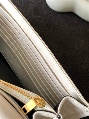 Y.S.L BECKY CHAIN WALLET IN White QUILTED LAMBSKIN Gold Tone Metal