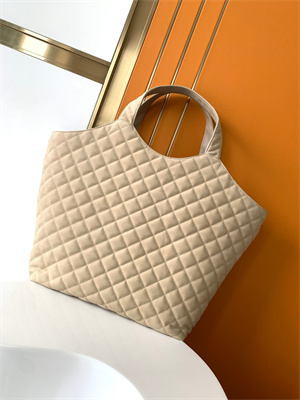 Y.S.L ICARE MAXI SHOPPING BAG IN QUILTED LAMBSKIN Beige Color Gold Tone Metal