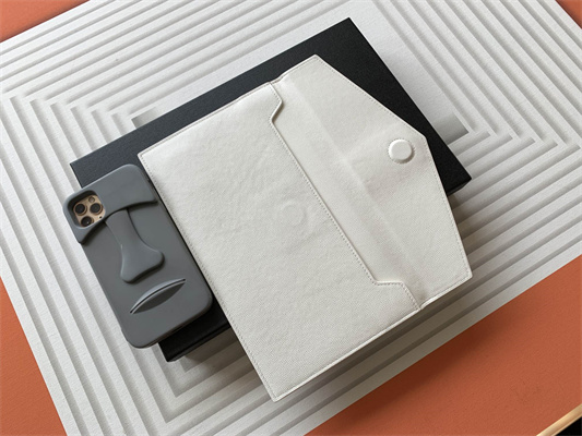 Y.S.L UPTOWN POUCH IN GRAIN DE POUDRE EMBOSSED LEATHER White Color Gold Tone Metal