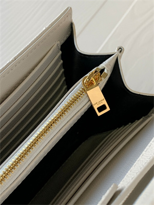 Y.S.L CLASSIC CASSANDRA CHAIN WALLET IN GRAIN DEPOUDRE LEATHER White Color Gold Tone Metal