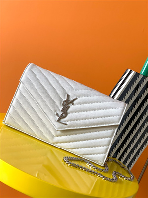 Y.S.L CLASSIC CASSANDRA CHAIN WALLET IN GRAIN DEPOUDRE LEATHER White Color Silver Tone Metal