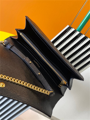 Y.S.L CLASSIC CASSANDRA CHAIN WALLET IN GRAIN DEPOUDRE LEATHER Black Color Gold Tone Metal