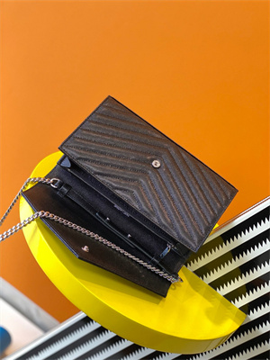 Y.S.L CLASSIC CASSANDRA CHAIN WALLET IN GRAIN DEPOUDRE LEATHER Black Color Silver Tone Metal