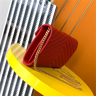 Y.S.L CLASSIC CASSANDRA CHAIN WALLET IN GRAIN DEPOUDRE LEATHER Red Color Gold Tone Metal