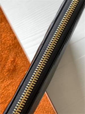 Y.S.L CASSANDRA MATELASS?? A5 POUCH IN QUILTED LEATHER Black Color Gold Tone Metal