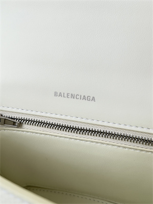 Women’s Hourglass Small Handbag Grained  Calfskin In White