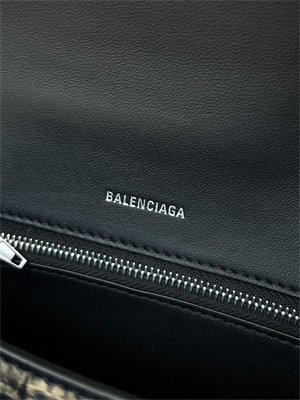 Women’s Hourglass Small Handbag Crocodile Embossed In Black-Silver