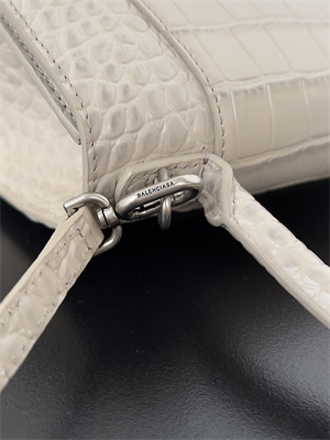 Women’s Hourglass Small Handbag Crocodile Embossed In Lt Beige