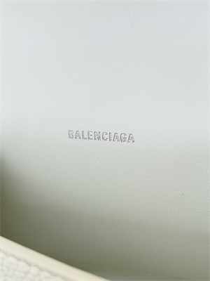 Women’s Hourglass XS Handbag Grained Calfskin In White-Silver