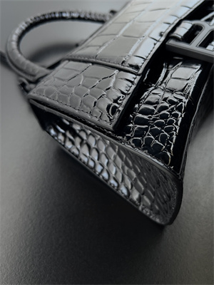 Women’s Hourglass XS Handbag Crocodile Embossed In Black-Black