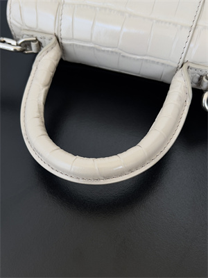 Women’s Hourglass XS Handbag Crocodile Embossed In Lt Beige-Silver