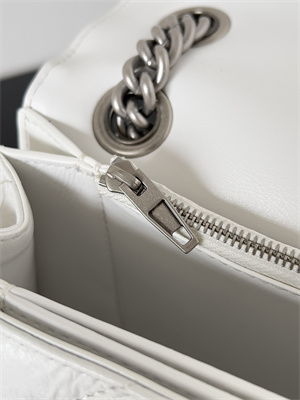 Women’s CRUSH Small Chain Bag Quilted In White Crushed Calfskin