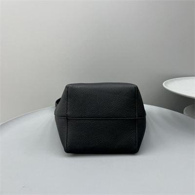 The Row Park N/S Medium Tote Bag Grained Calfskin Black color