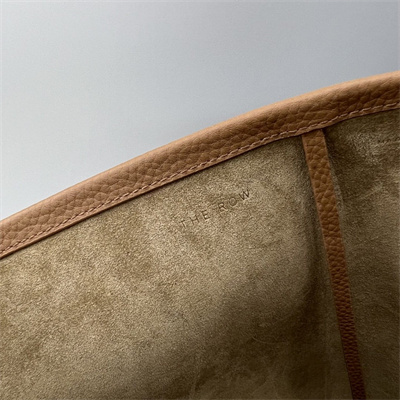 The Row Park N/S Medium Tote Bag Grained Calfskin Brown color