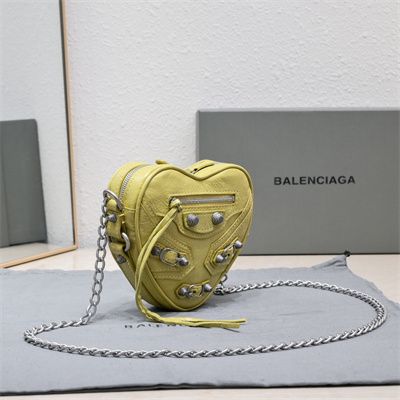 Women’s Le Cagole Heart Mini Bag In Arena Lambskin Greenish Yellow Color