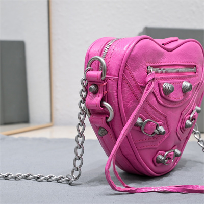 Women’s Le Cagole Heart Mini Bag In Arena Lambskin Fuchsia Color
