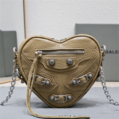 Women’s Le Cagole Heart Mini Bag In Arena Lambskin Lt Brown Color