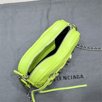 Women’s Le Cagole Heart Mini Bag In Arena Lambskin Fluorescent Green Color