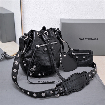 Women’s Le Cagole XS Bucket Bag In Arena Lambskin Black Color