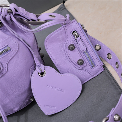 Women’s Le Cagole XS Bucket Bag In Arena Lambskin Purple Color