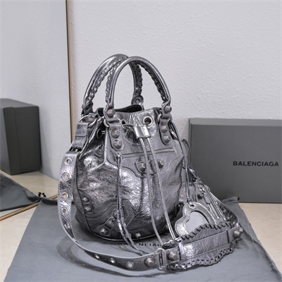 Women’s Le Cagole Small Bucket Bag In Metallized Arena Lambskin Silver Color